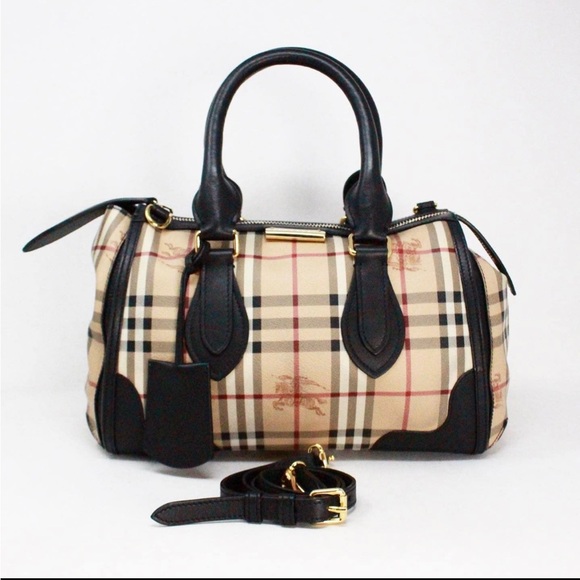 Original Burberry bag, like new, very little use. - Picture 4 of 7